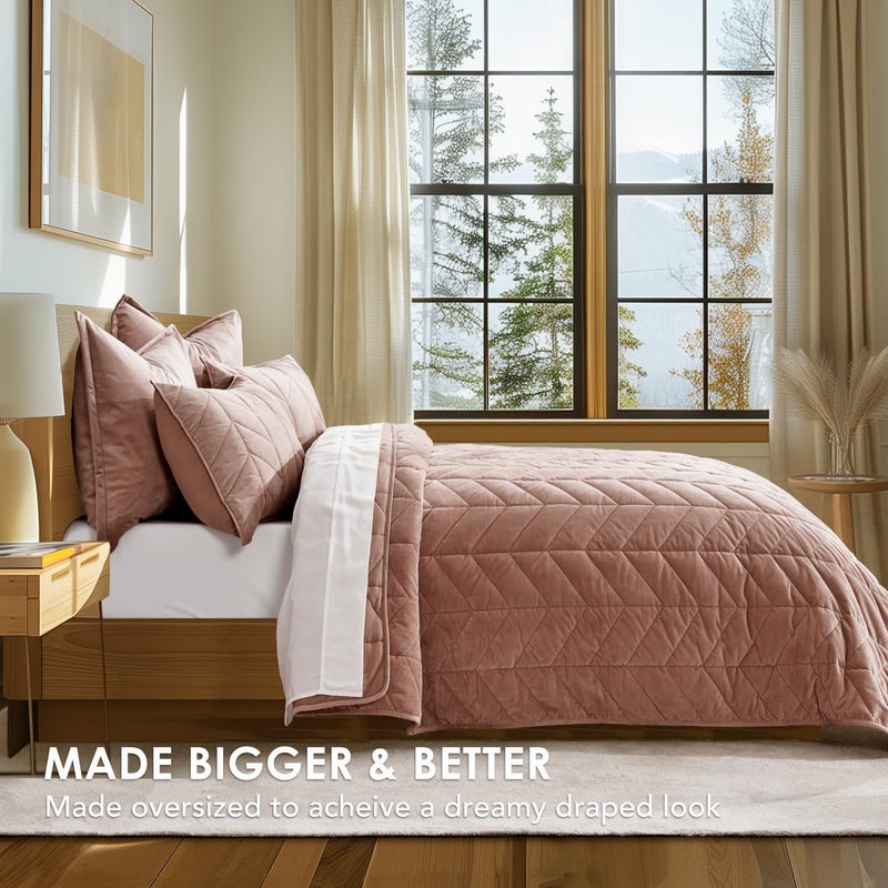 EVERGRACE 3 Pieces Luxurious Velvet King Quilts, Ultra Soft Lightweight Velvet Comforter Set, Matelasse Oversized Bedspread Coverlet for All Season with 2 Shams, Terracotta Clay, 108x96 - Image 4