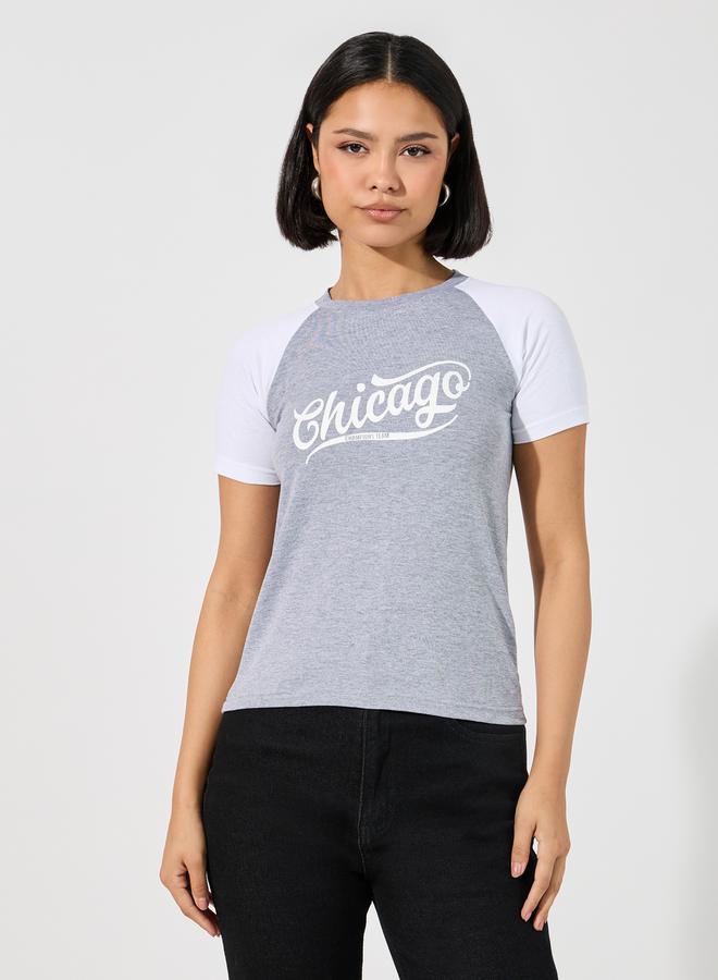 Styli Cotton Stretch Color Block Chicago Slogan Fitted T-Shirt  - Image 3