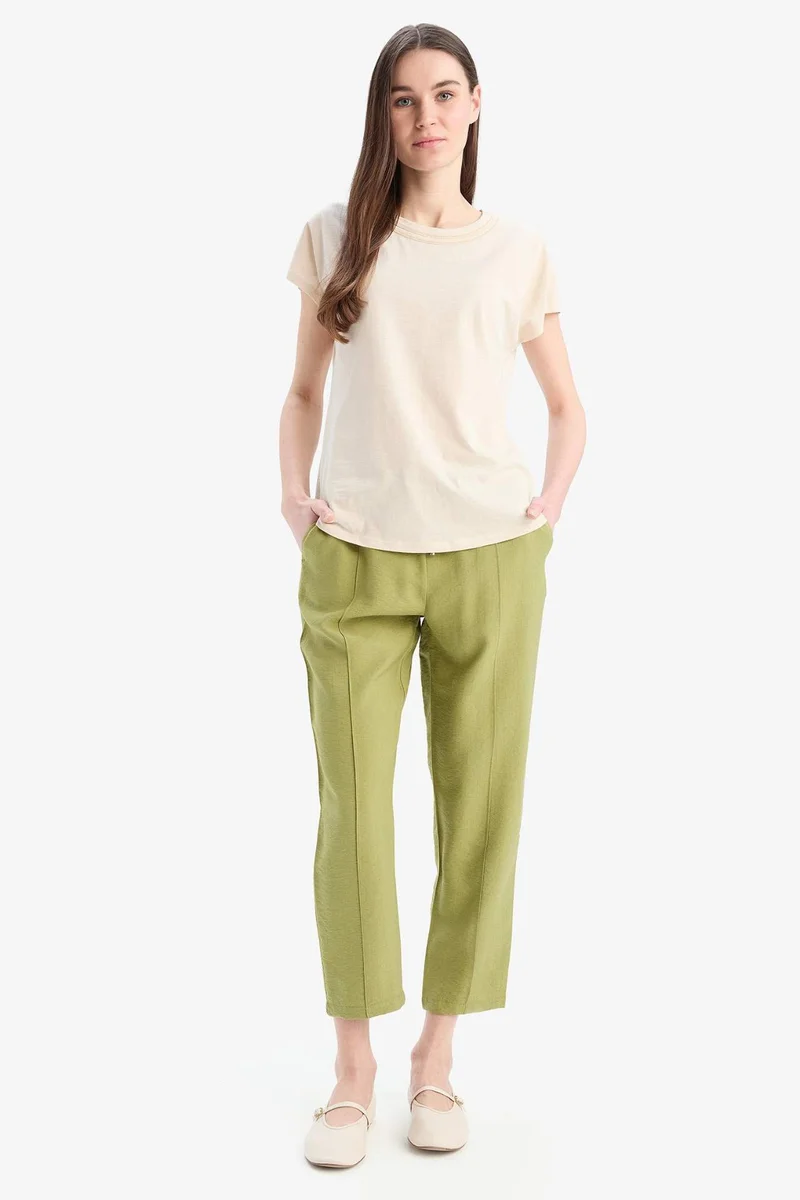 ديفاكتو Elastic Waist Straight Leg Basic Joggers
