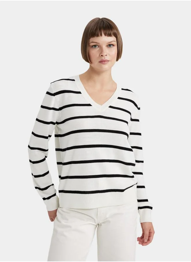 DeFacto Regular Fit V-Neck Striped Knit Sweater by Styli