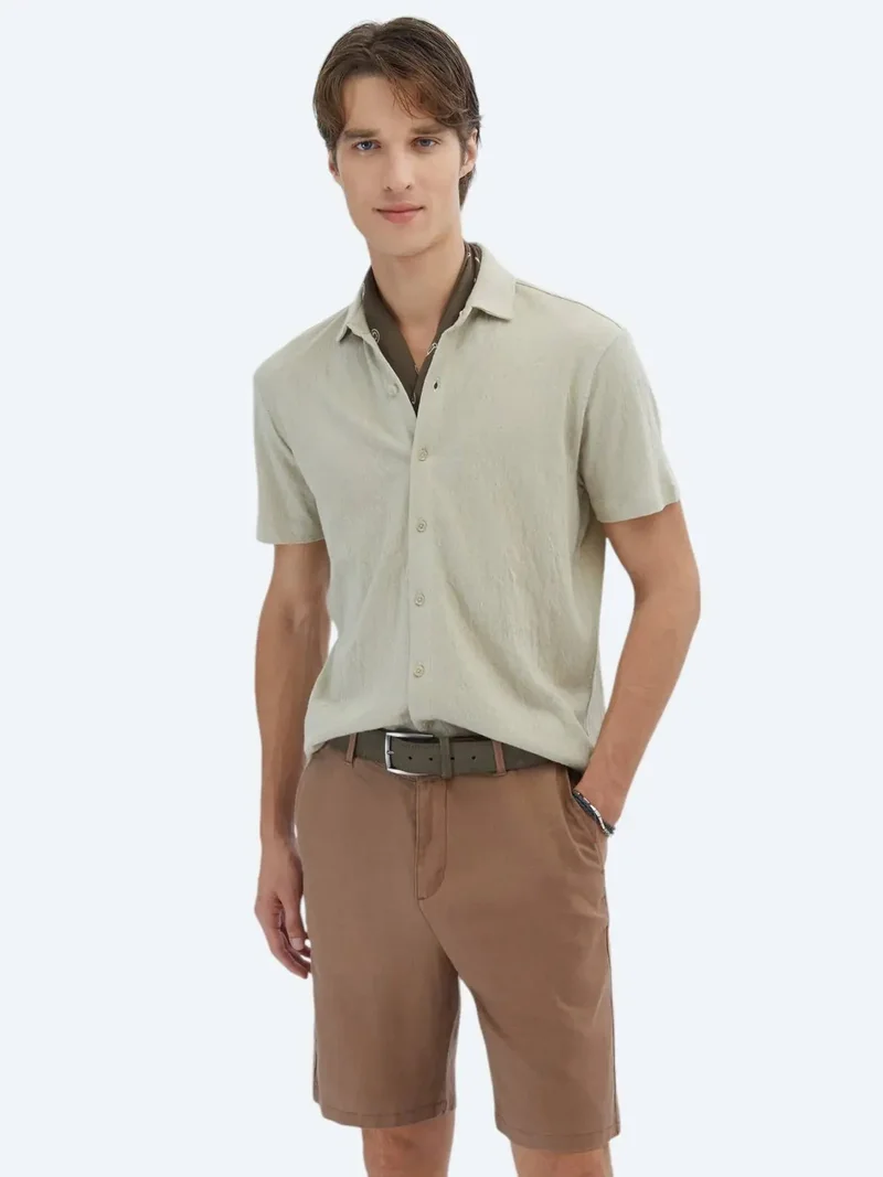 كيب قميص بيج سادة بقصة عادية من مزيج القطن المحبوك