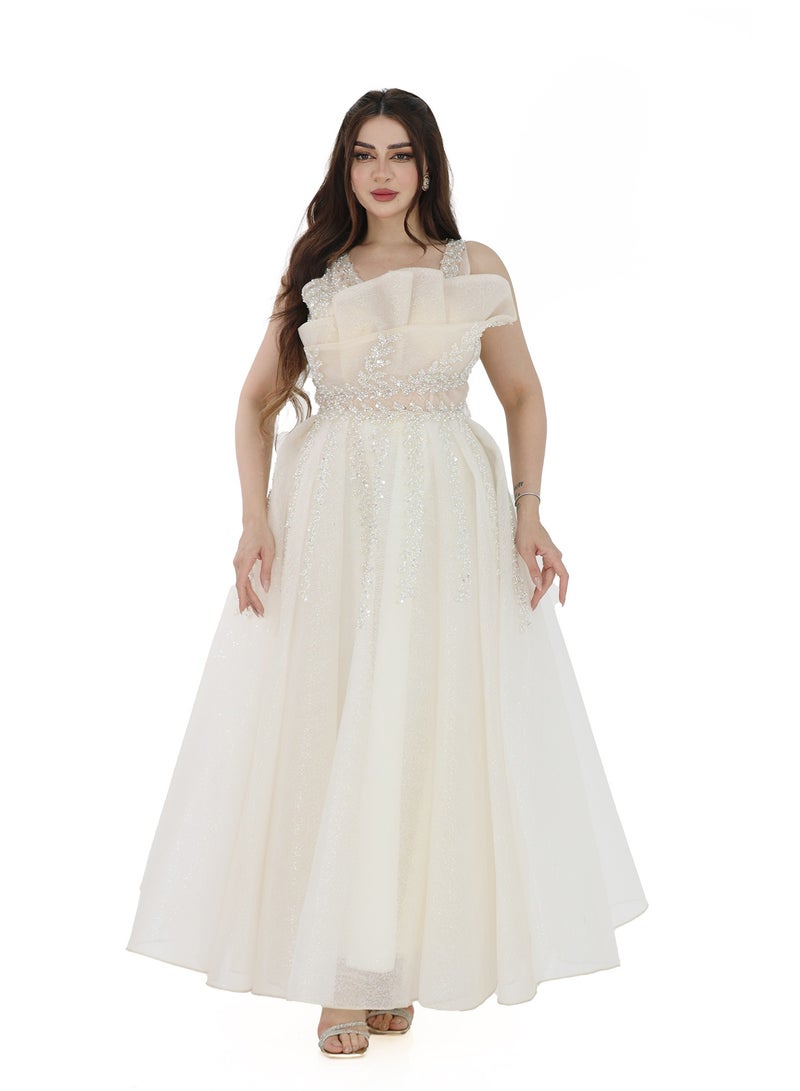 Modern Design A fluffy evening dress made of agenza material, with hand embroidery in the shape of elegant leaves, and a secure cover with an elegant collar on the bra, which works with the collar on the area that - Image 1