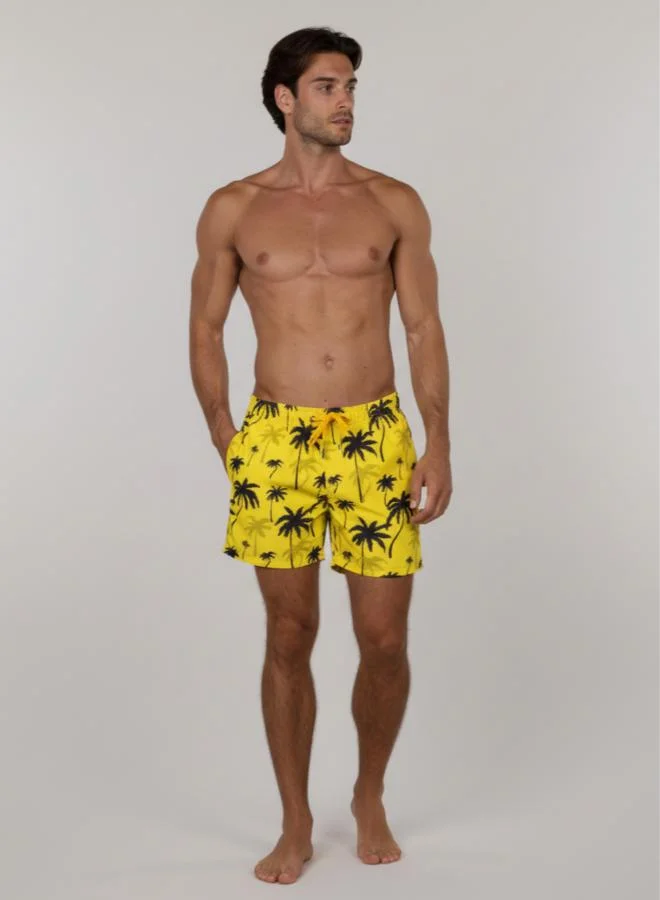 جاست نيتشر شورت سباحة رجالي بتصميم أشجار النخيل باللون الأصفر