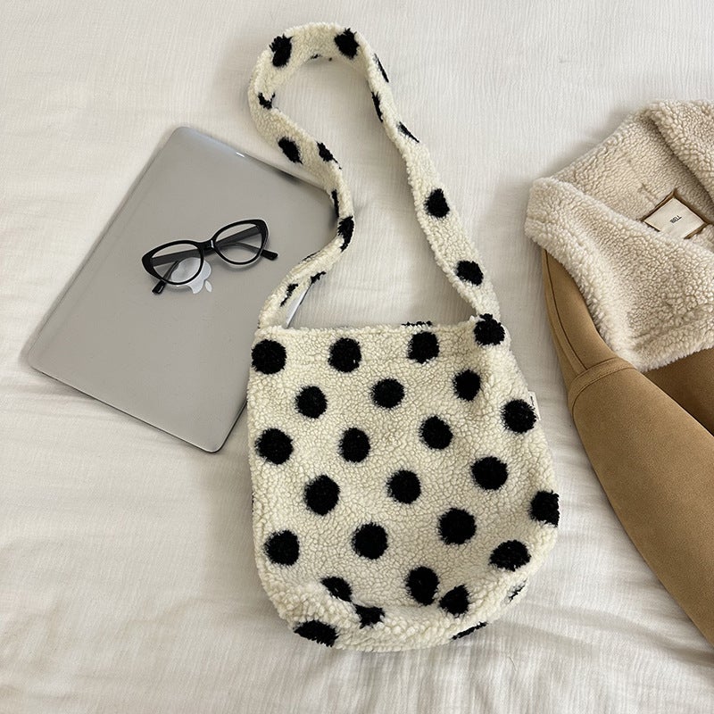 South Korea Dongdaemun Shoulder Bag Women'S Plush Lamb Wool Stylist Woolen Casual Large Capacity Crossbody Bag - Image 1