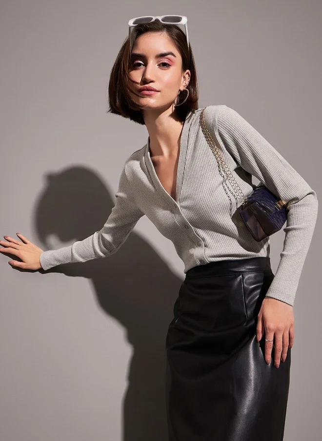 SASSAFRAS Ribbed V-Neck Crop Top for Women
