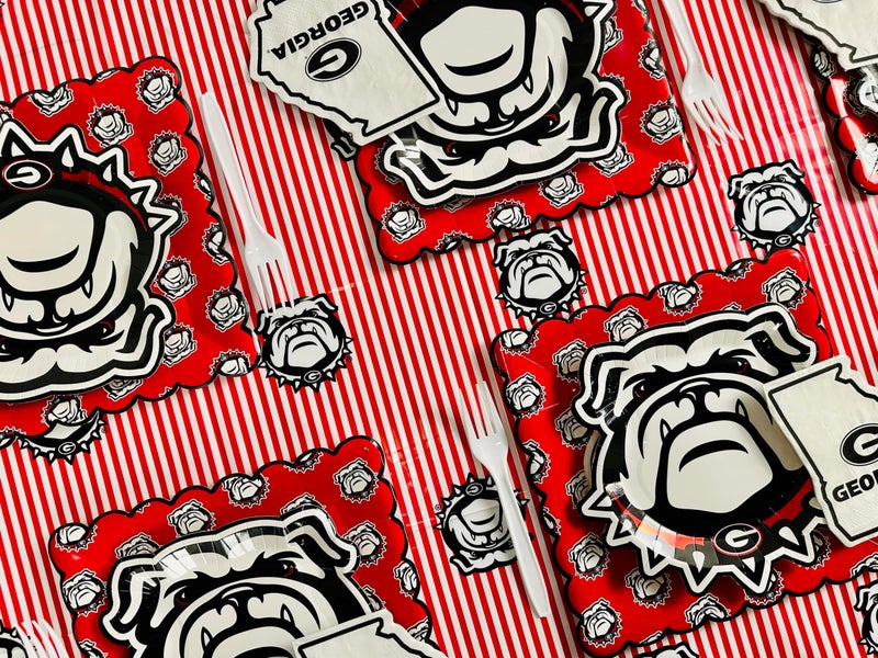 PartyKandy University of Georgia Bulldogs party supplies with UGA tablecloth plates and napkins (49 piece set) for graduation  football tailgating  and birthday party decorations (Serves 16) (Georgia Bulldogs) - Image 2