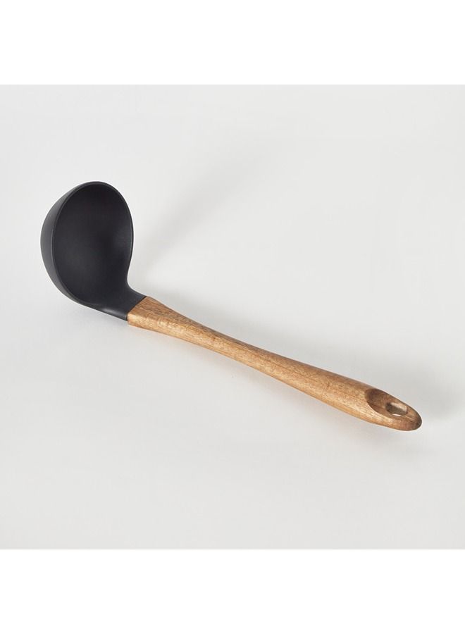 FACKELMANN مغرفة شوربة نايلون صلبة مع مقبض خشبي 28 × 10 سم - Image 4