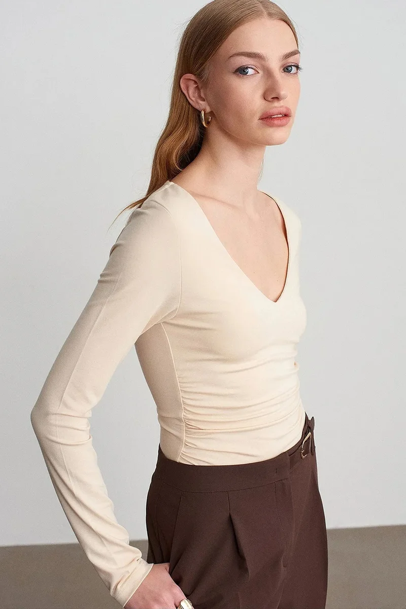 Dilvin Cream Natural DILVIN Slim Fit V-Neck Knit Blouse for Women | Best Price UAE
