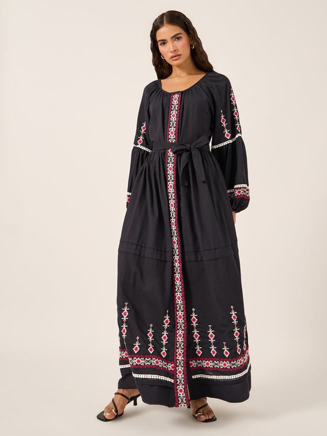 ستايلي فستان ماكسي طويل الأكمام مطرز بياقة مستديرة - Image 2