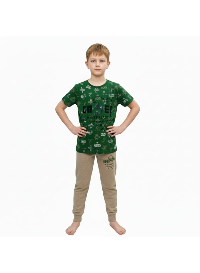 جوانا طقم بيجاما للأولاد بطبعة جيمر، قميص بأكمام قصيرة وبنطال طويل، باللون الأخضر - Image 2