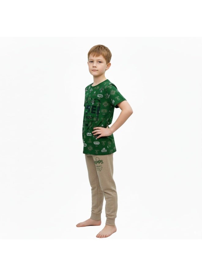 جوانا طقم بيجاما للأولاد بطبعة جيمر، قميص بأكمام قصيرة وبنطال طويل، باللون الأخضر - Image 3