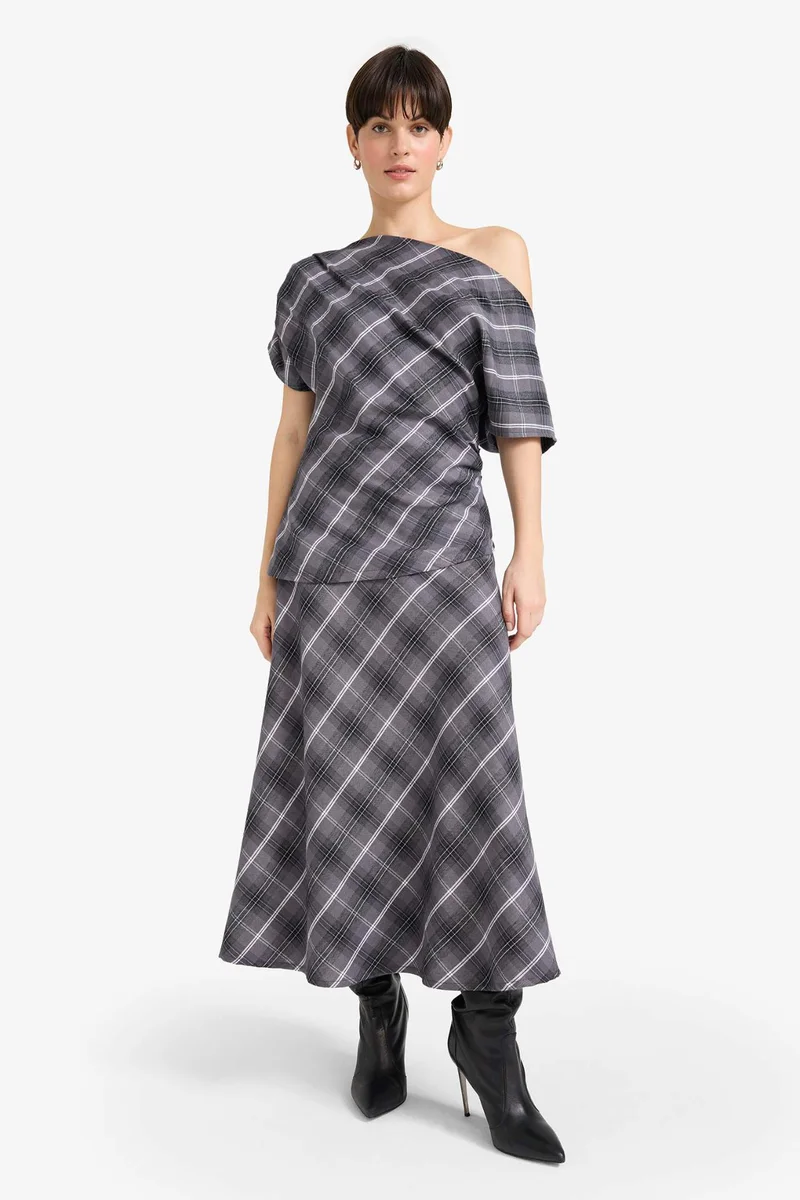 ديفاكتو Regular Fit Boat Collar Plaid Short Sleeve Blouse