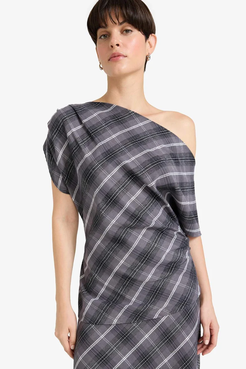ديفاكتو Regular Fit Boat Collar Plaid Short Sleeve Blouse