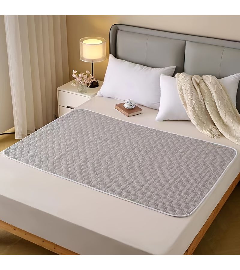 Fresh Blue Base with Small Floral Pattern 80x120 cm Washable Mattress Protector Pad Reusable Incontinence Pad for Women Menstrual Care Nighttime Leak Protection Pet Protection Thoughtful Holiday Gift for Partner - Image 1