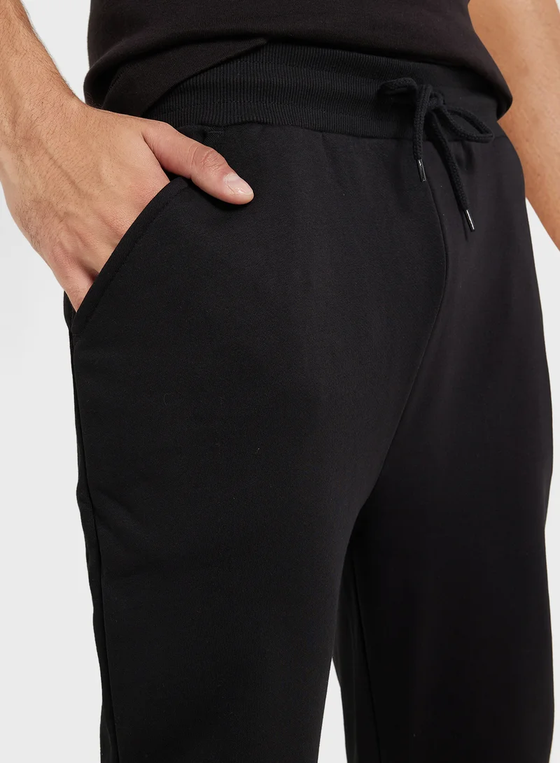 سفنتي فايف بيسيكس Cuffed Joggers