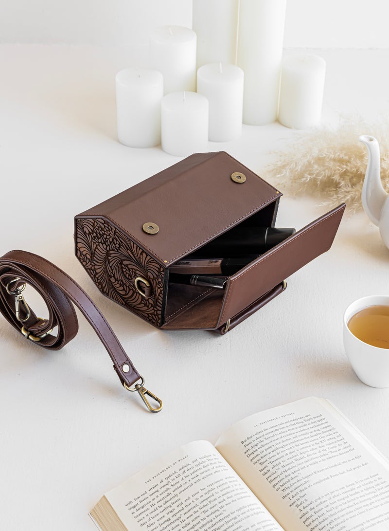 FABRICA KRAFT Fabricakraft handcrafted angelica brown leather bag with intricate wood carving  - Image 5