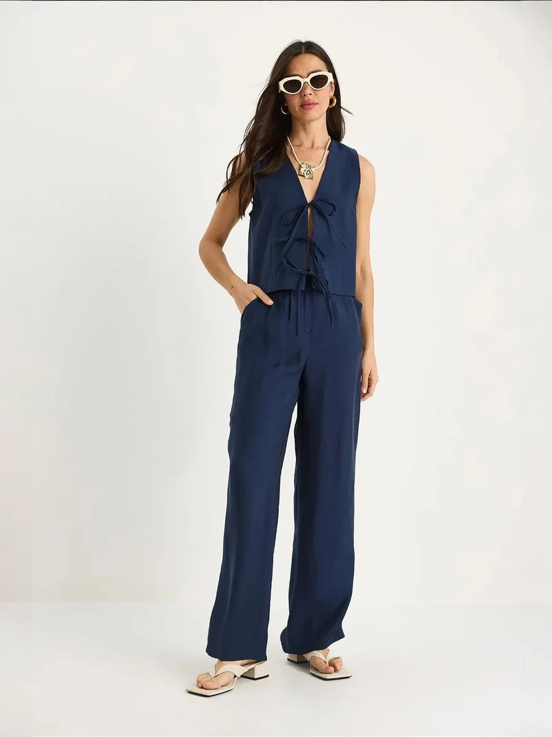 بيانكو لوتشي طقم قطعتين بدون أكمام بياقة على شكل حرف  وأرجل واسعة