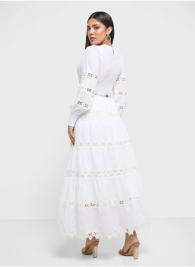 خزانة Dress With Lace Trims