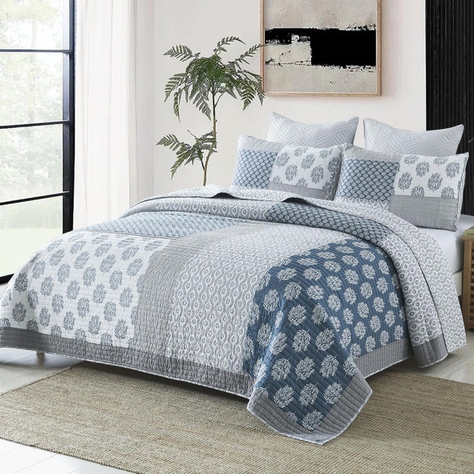 QUILT SET QUEEN SIZE 100 COTTON BEDSPREAD QUILT BEDDING SET PATCHWORK REVERSIBLE FLORAL QUILT FOR QUEEN BED BLUEGREYWHITE BED SPREAD LIGHTWEIGHT COMFORTER FOR ALL SEASON 3 PIECES