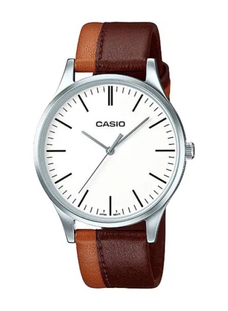 CASIO ساعة كوارتز أنالوج بمينا بيضاء وحزام جلدي للرجال MTP-E133L-5ED