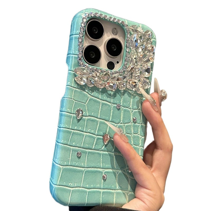 MS غطاء واقي بملمس جلد لـ iPhone 14 / 14 Plus / 14 Pro / 14 Pro Max مع حماية من السقوط وملمس جلد التمساح مع مقاوم للصدمات مع كريستال راينستون باللون أبيض بتفاصيل مرصعة باللون الأبيض - Image 3