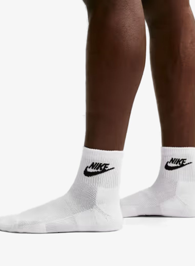 Nike 3-Pack Everyday Elevated Ankle Futura Socks - Image 1