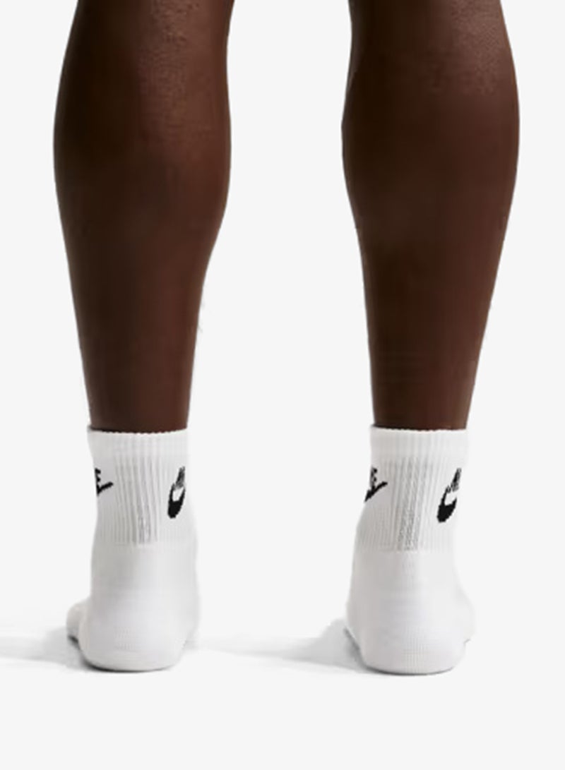 Nike 3-Pack Everyday Elevated Ankle Futura Socks - Image 3