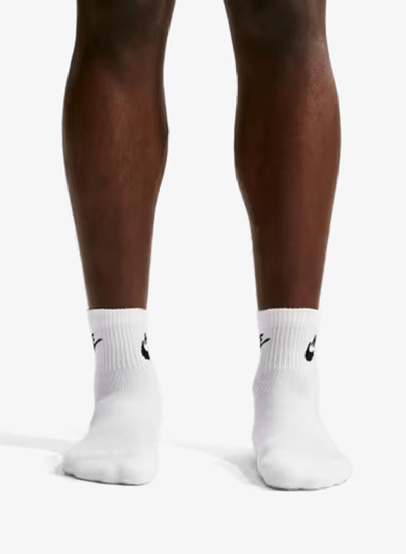 Nike 3-Pack Everyday Elevated Ankle Futura Socks - Image 2