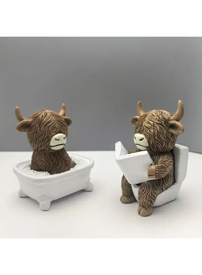 Highland Cow Resin Sculpture Reading Newspaper Bathtub Decor Novelty Home Accessory - Image 1