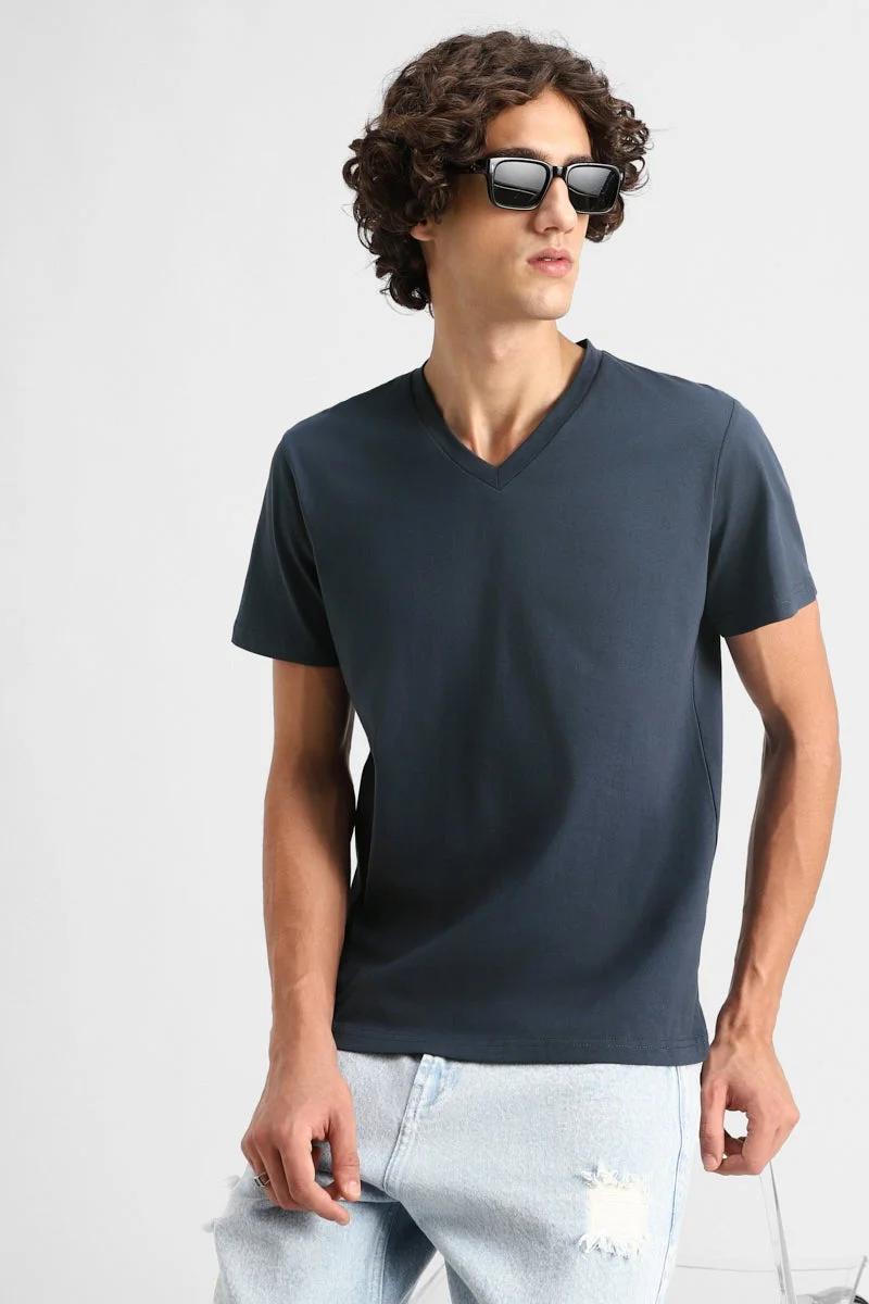 سنيتش تيشيرت قطن % بياقة على شكل حرف  وقصة عادية