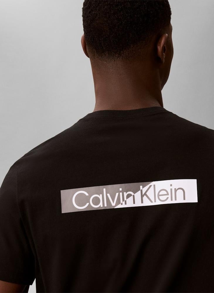 CALVIN KLEIN Split Graphic Logo T-Shirt - Image 4