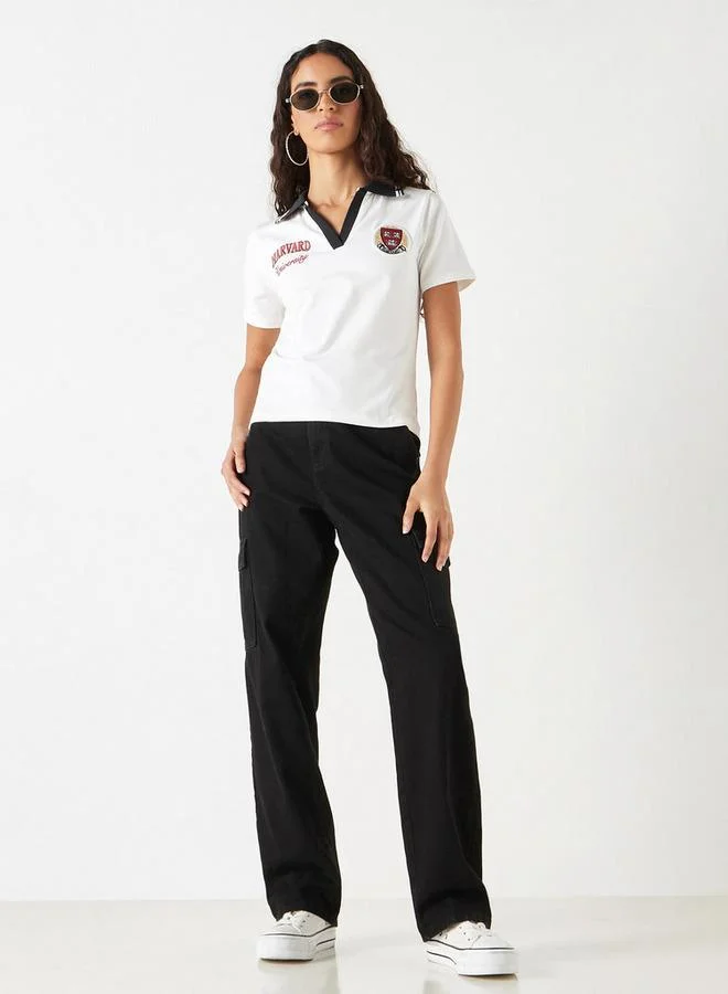 اس بي كاركترز تيشيرت بولو بأكمام قصيرة وتفاصيل زينة