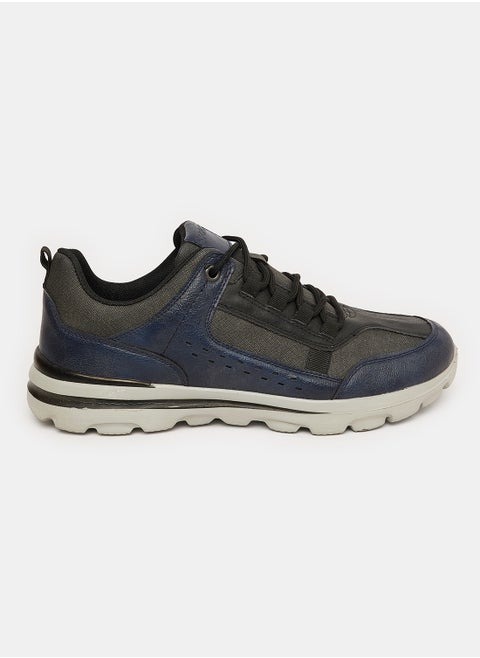 Low Top Sneaker