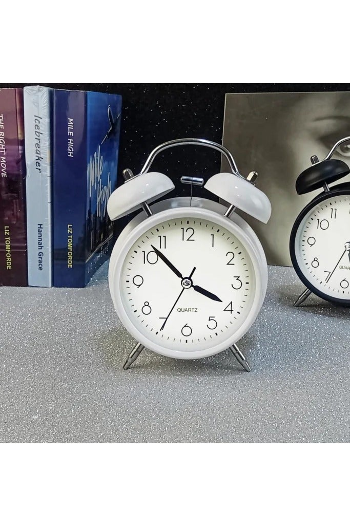 ساعة منبه كلاسيكية بجرس مزدوج مقاس 4 انش 4 حركة كوارتز صامتة بدون تكتكة ميكانيكية انالوج للاستيقاظ الصباحي - Image 1