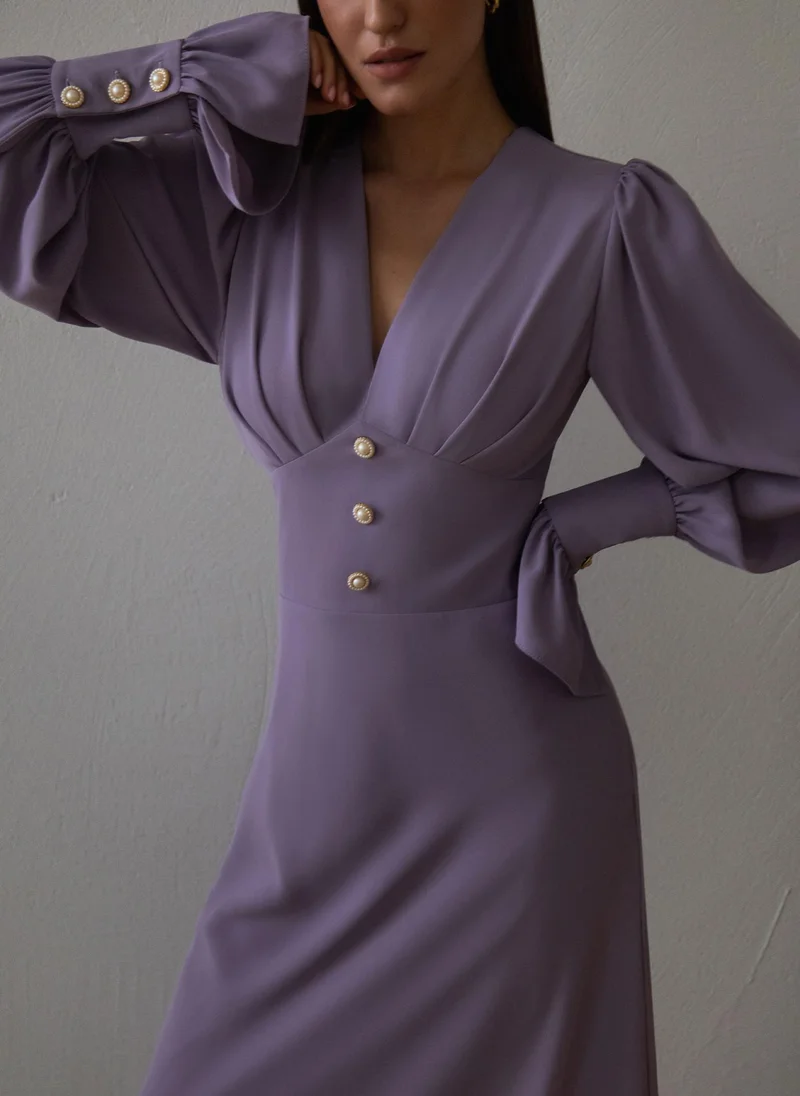 Lichi Midi dress with pleated bodice and voluminous cuffs