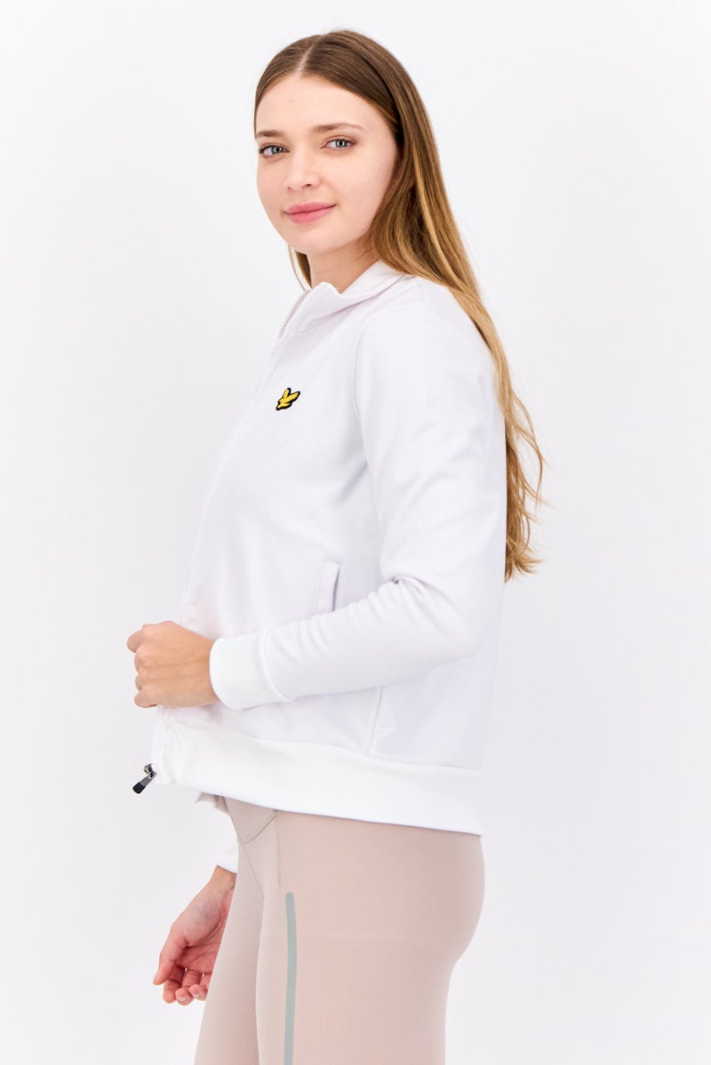 Lyle & Scott سويت شيرت نسائي برقبة عالية بشعار العلامة التجارية، أبيض - Image 2