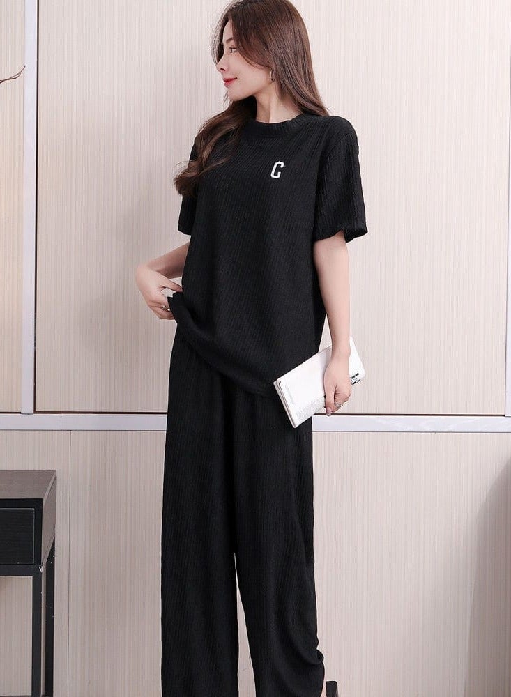 DubaiGallery Trendie Women's Korean Cute Designs Series Sleepwear Collection Milky Cotton Sleepwear Shortsleeves and Pants Pyjama Set.