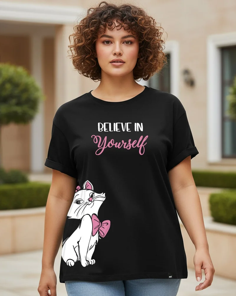 بيواكوف تيشيرت بوي فريند نسائي مقاس كبير بطبعة قطة سوداء