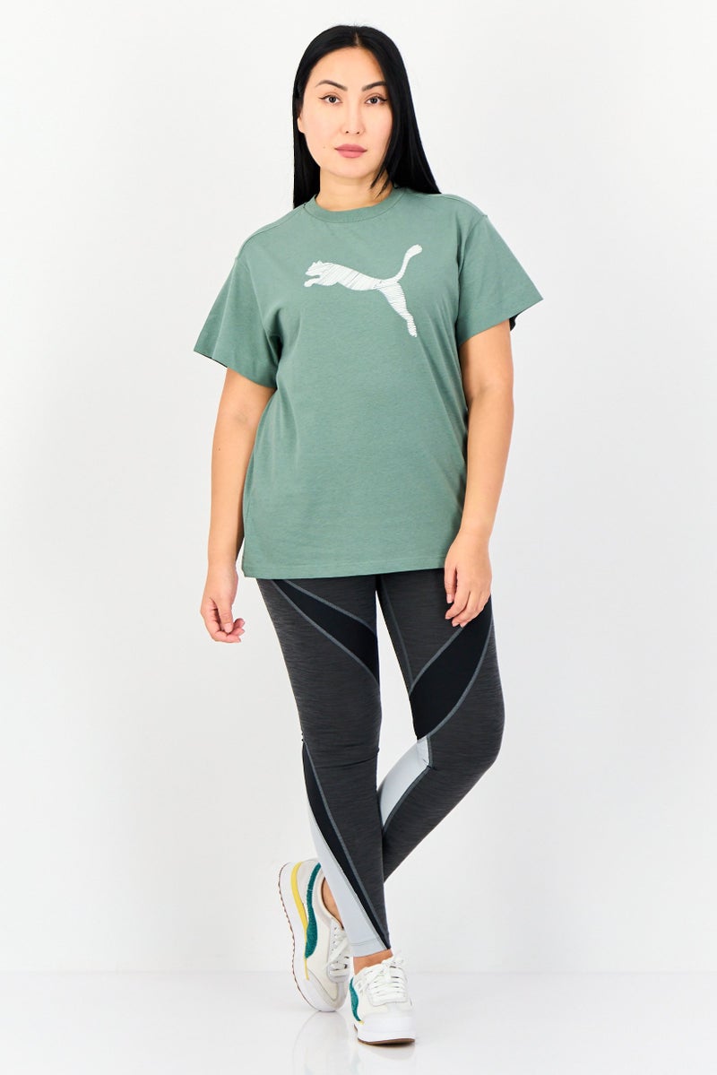 PUMA تي شيرت نسائي بأكمام قصيرة ومقاس مريح، لون حكيم داكن - Image 4