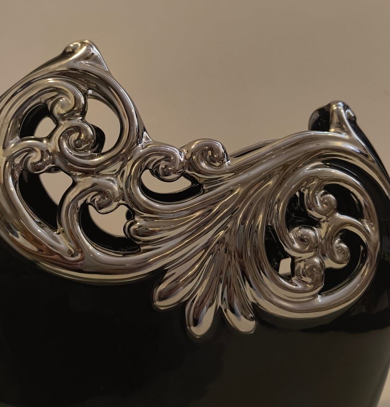 Modern Black & Silver Ceramic Decorative Vase – Luxury Home Décor Ornament - Image 4