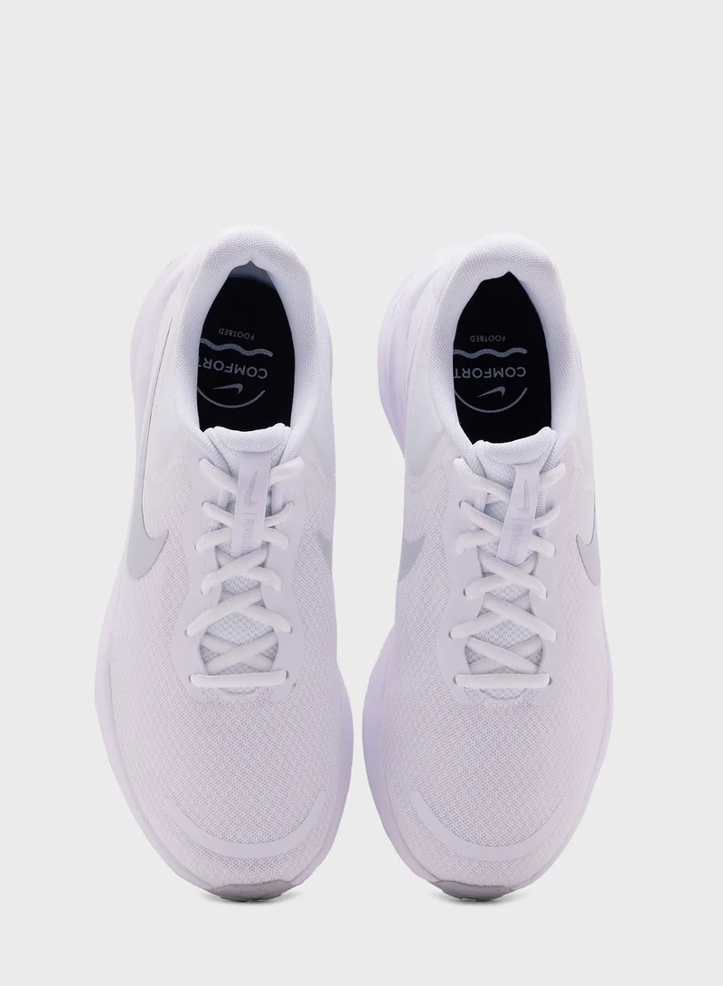 Nike Revolution 7