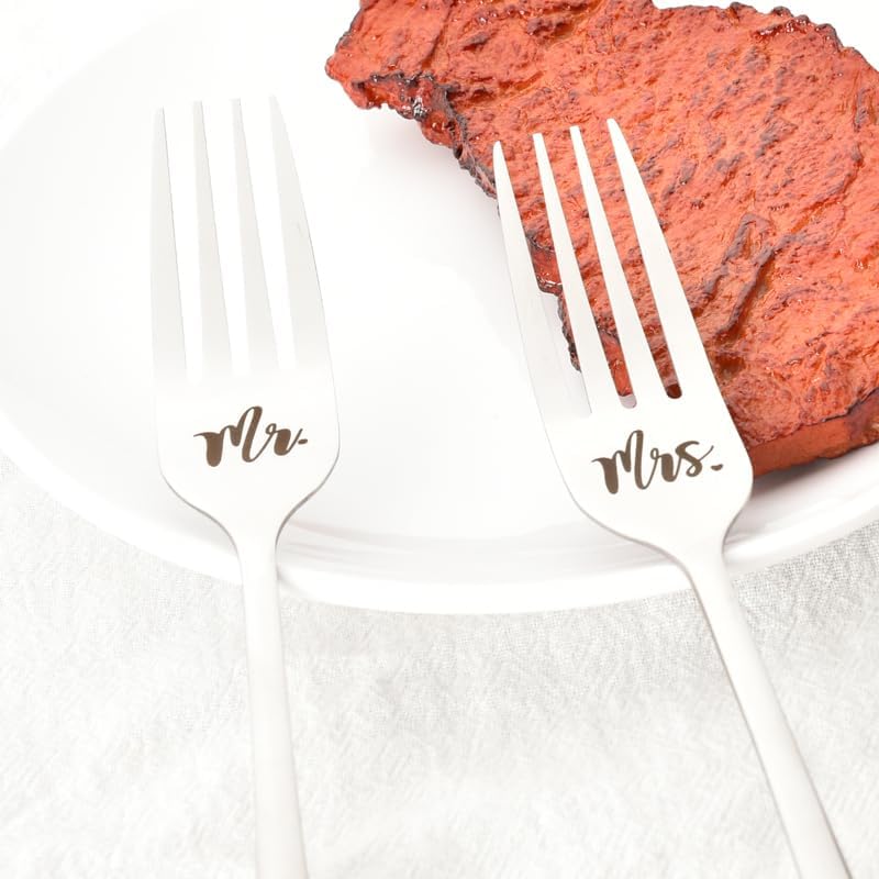 yaozeio Wedding Cake Fork Gifts for Couple Bride and Groom Anniversary Engagament Gifts for Couples Her Fiance Birthday Gifts for Husband Wife Christmas Gift for Girlfriend Boyfriend 2 Pieces Mr and Mrs Forks - Image 4