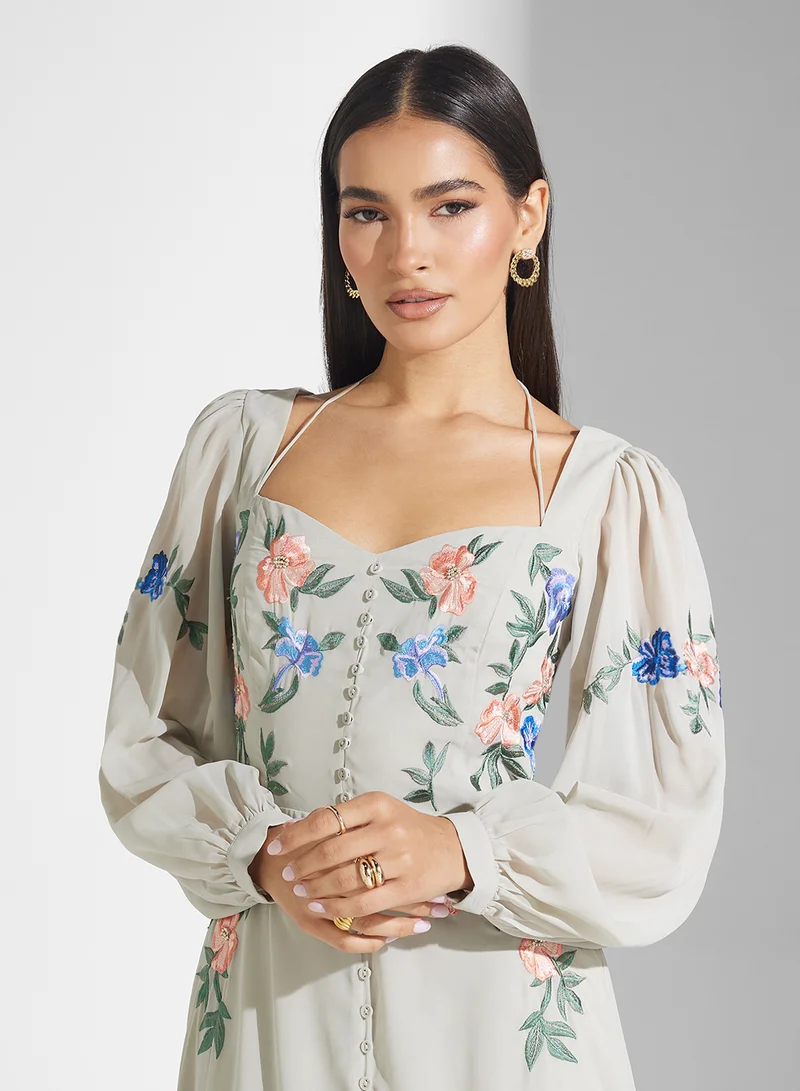 Hope & Ivy Floral Embroidered Dress