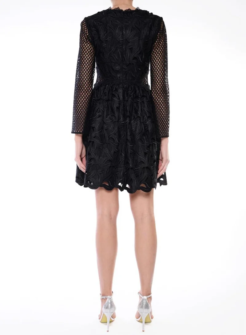 ترو ديكادينس Ariel Black Mesh Sleeve Lace Mini Dress