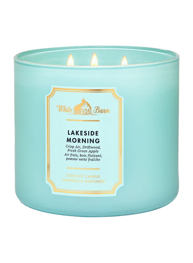 Bath & Body Works شمعة ثلاثية الفتيل من بحيرة الصباح