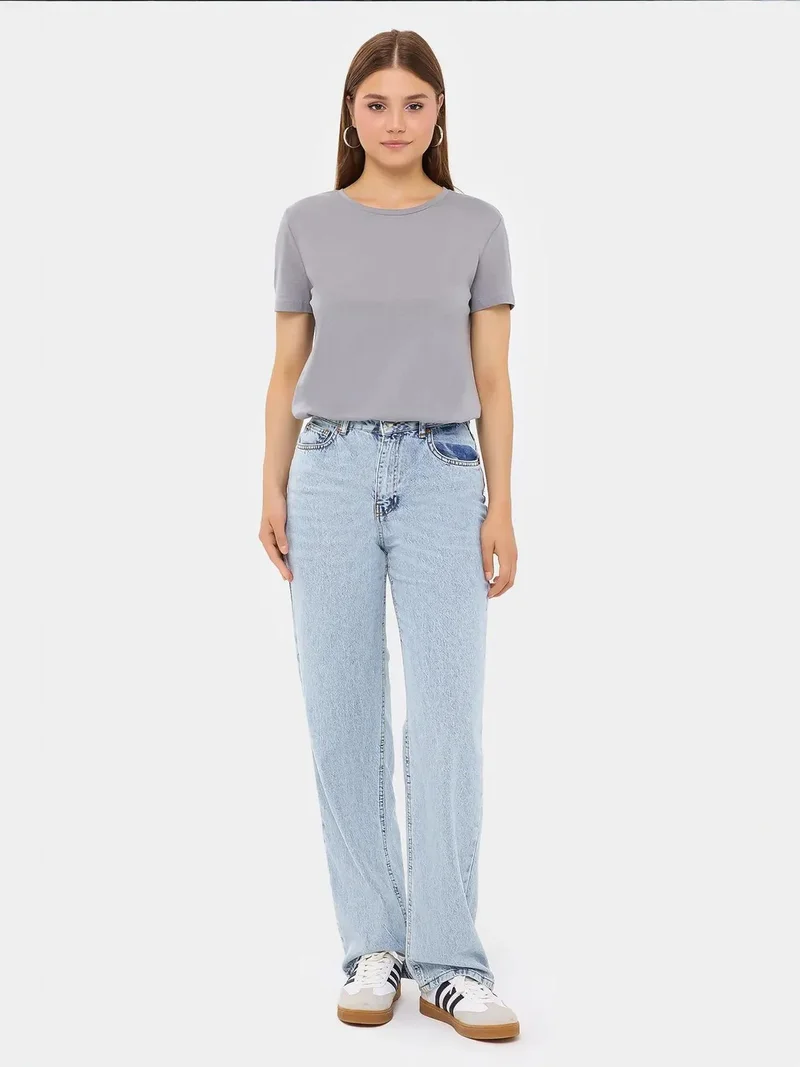 هيكاب تيشيرت أساسي بياقة دائرية وأكمام قصيرة