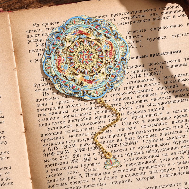 emmoolife Luxury Metal Bookmark Gift Set, Dunhuang Themed, 1 Bookmark with Pendant, Elegant Christmas New Year Gift Box for Women Book Lovers Writers Readers Teenage - Image 5