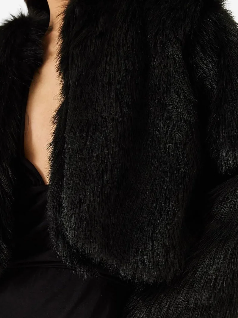 Bianco Lucci LUCCI Boxy Crop Faux Fur Coat