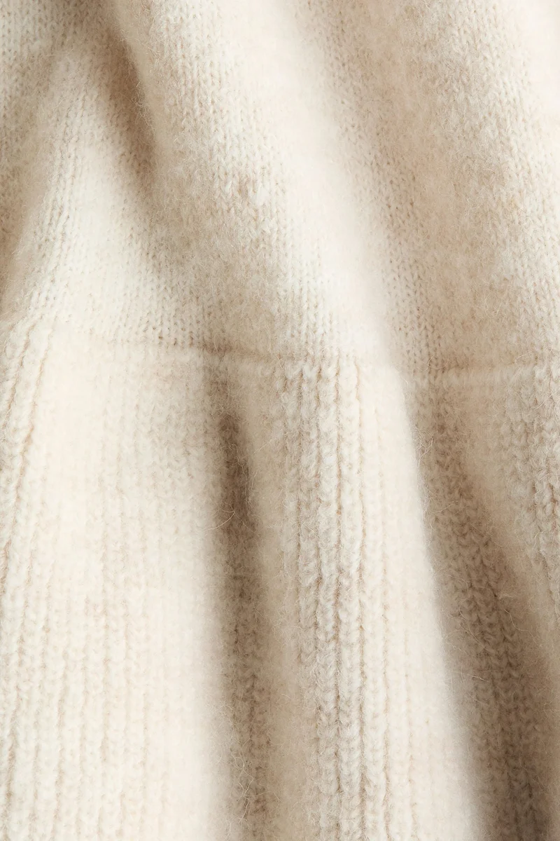 اتش اند ام كنزة بحواف بيبلوم