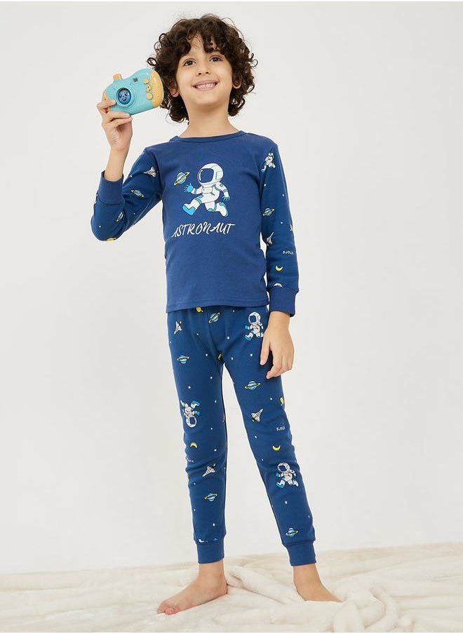 Astronaut Graphic Print T-Shirt & Pyjama Set - pzsku/ZA19EB34B67AFB6D2634DZ/45/_/1703249465/ca052817-8b1e-4d3b-8c5d-dd84b97334ff